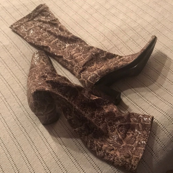 BCBG Python print boots - Picture 1 of 6